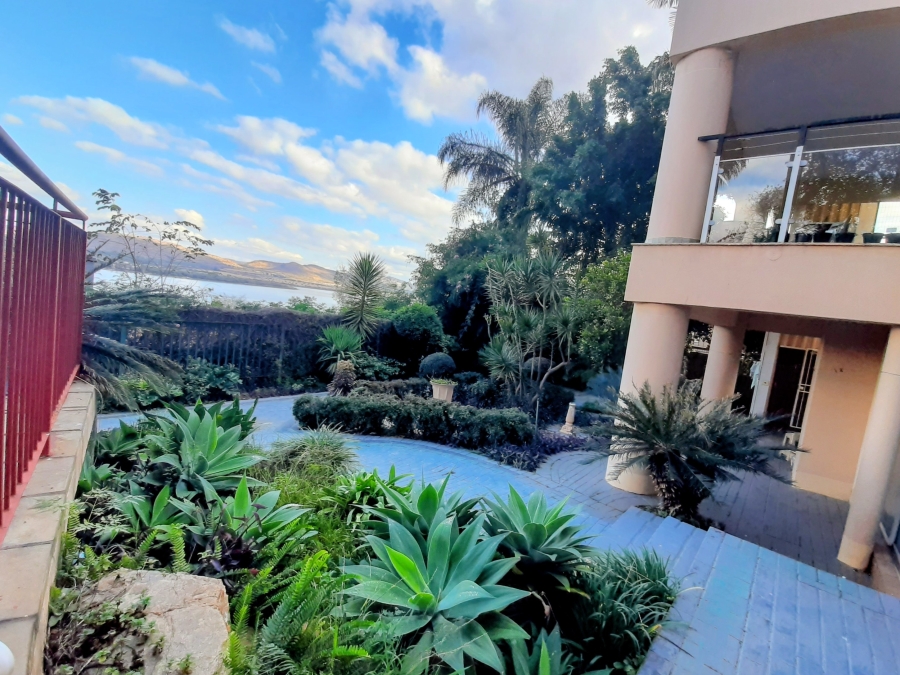 6 Bedroom Property for Sale in Kosmos North West